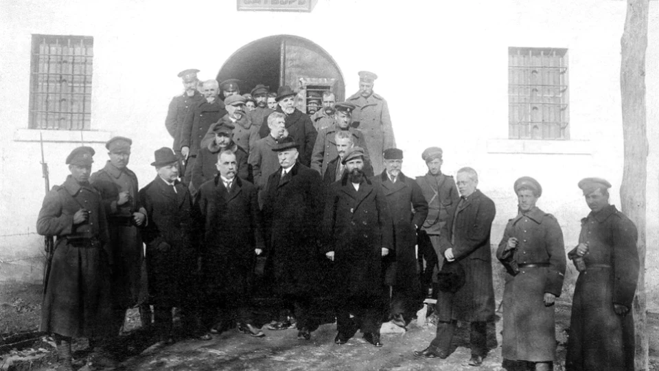 Нашите политици в затвора
