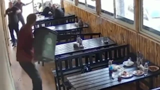 Мъж, въоръжен с нож, вилня в столичен ресторант