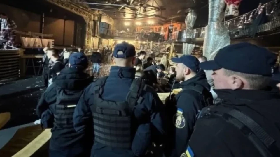 Полицията нахлу в нощен клуб в Украйна заради руска песен