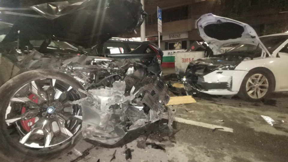Бившият шеф в "Автомагистрали", помлял 6 коли с чужд автомобил и с 1,52 промила алкохол