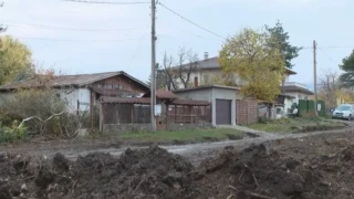 Абсурд в София! 30 семейства останаха без достъп до домовете си