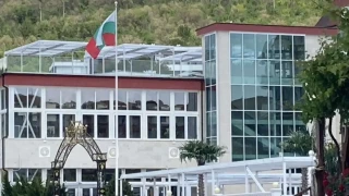 Ще бутне ли Община Несебър ресторант „Аморе“ на самия бряг в курорта „Елените“?