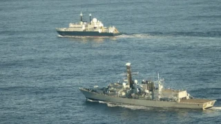 Руски шпионски кораб насочи лазери към британски самолети, които го следят: Великобритания е готова за ответни мерки