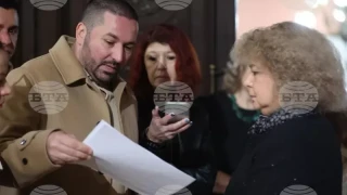 Бащата на Сияна връчи на шефката на ВКС Галина Захарова подписка с искане за оставката ѝ