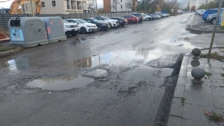 Кръговратът на една дупка: Трап в София се превърна в символ на безкрайни ремонти