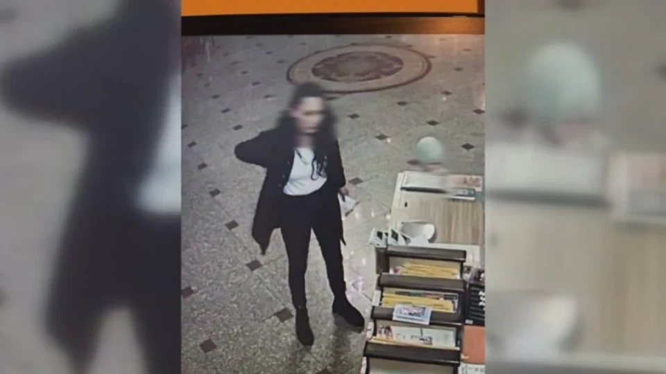 Жена обра касата на русенска църква пред погледа на детето си
