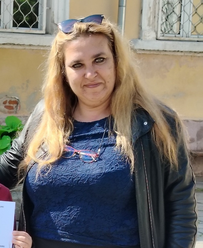 Родители: Роми беснеят в ОУ „Христо Смирненски“ в Пазарджик, шефката от ПП дреме