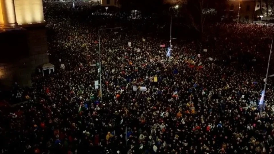 "Няма да позволим да ни излъжат": Многохиляден протест в центъра на София срещу Бюджет 2026
