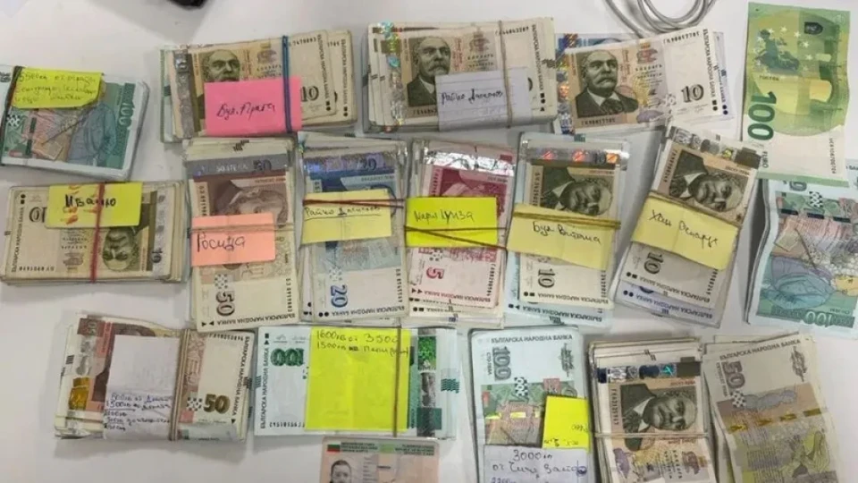 30 000 лв. в надписани пачки: Какво се знае за задържаните за погромите в София