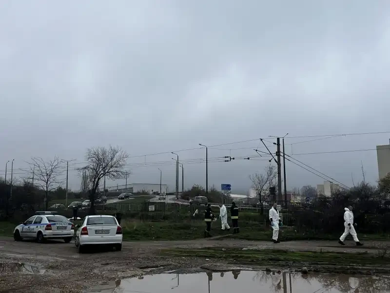 Смъртоносна трагедия във Враца! Труп на дете лежи на релсите Снимки