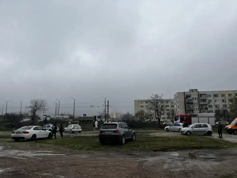 Смъртоносна трагедия във Враца! Труп на дете лежи на релсите Снимки