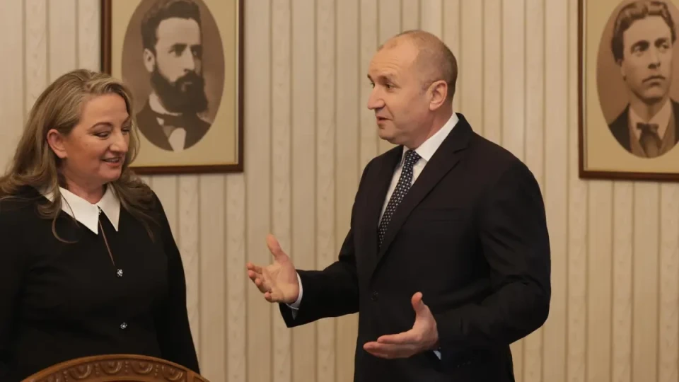 Започнаха консултациите при президента, Деница Сачева от ГЕРБ при Радев