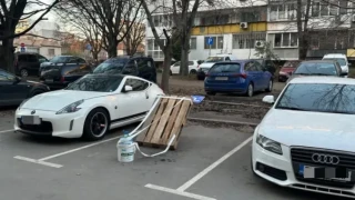 Три поколения „собственост": Ето как се пази паркомясто във Варна