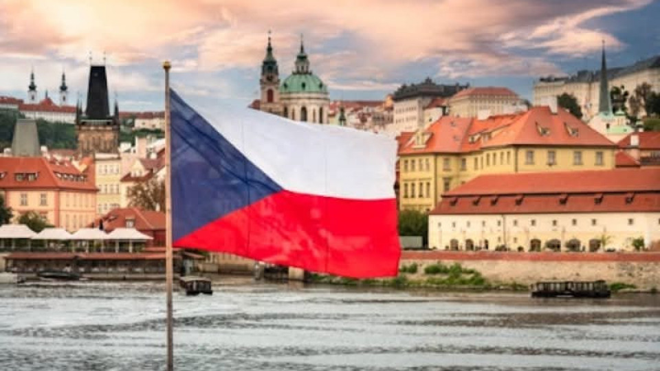 И ЧЕХИЯ СЕ ИЗТЕГЛЯ ОТ ВОЙНАТА В УКРАЙНА