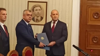Президентът връчи третия мандат на АПС, те го върнаха неизпълнен