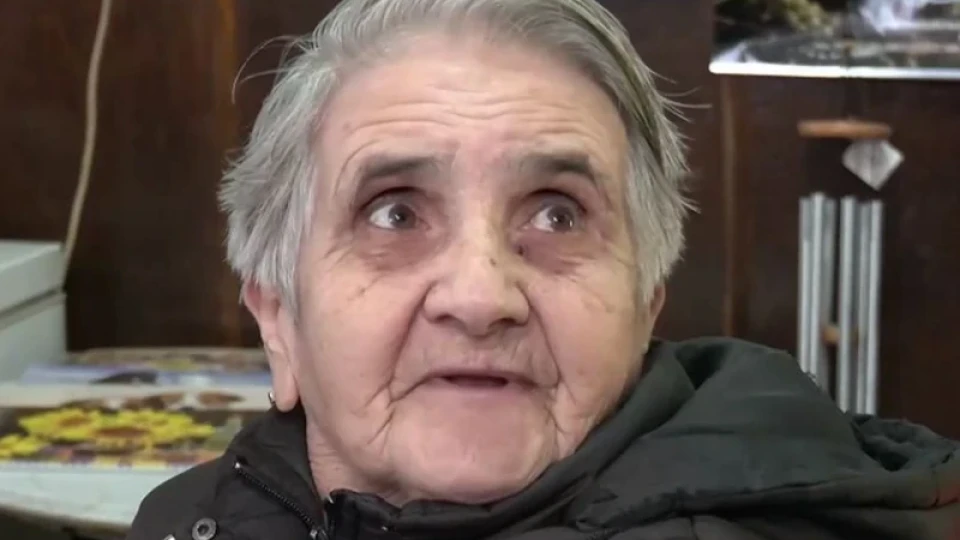 Пенсионери пазаруват на версия в евро: Взимаме и си ги връщаме, какво да правим, ние сме беден край