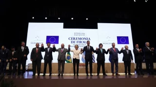 Фон дер Лайен подписа сделката с Меркосур въпреки протестите на европейските фермери