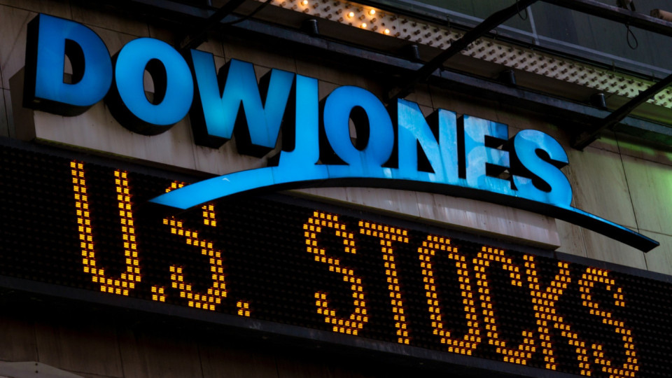 Паника на пазарите, индексът Dow Jones се срина