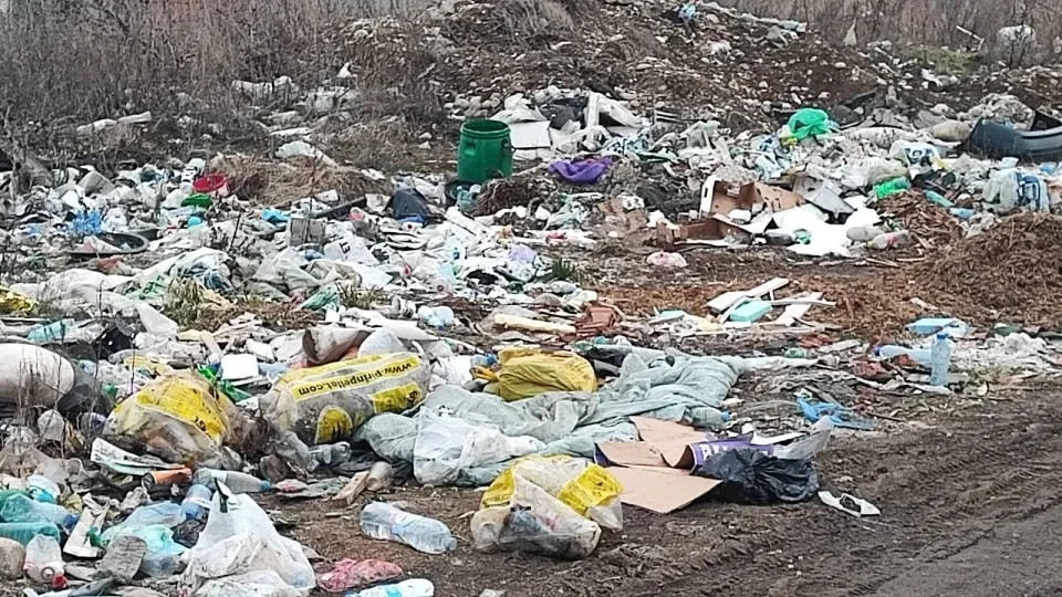 „Бялата порта на Рила" под боклук: Жена показа апокалиптични гледки СНИМКИ