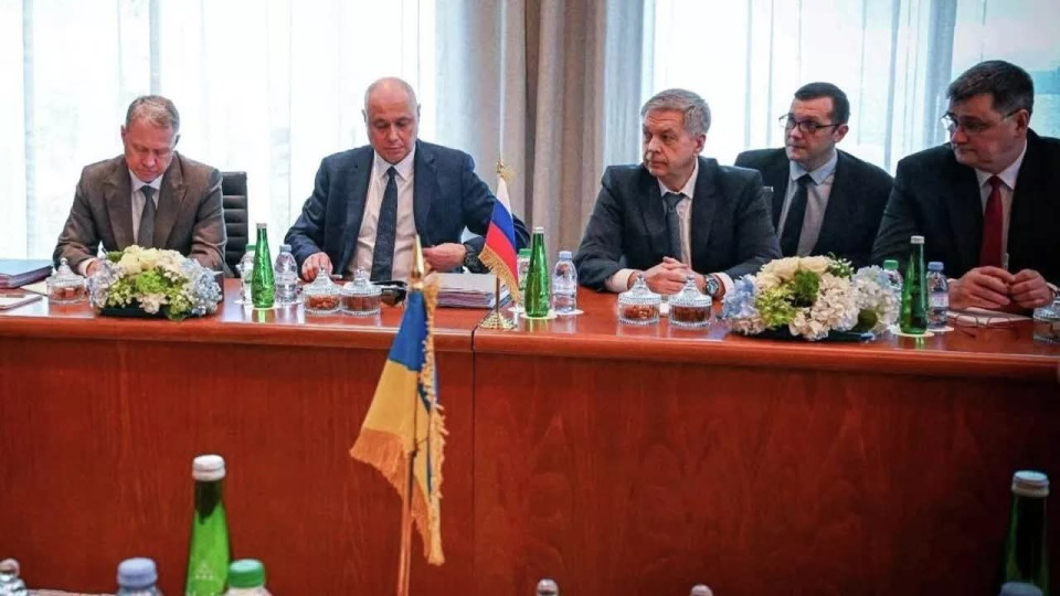 Към какво водят преговорите в Абу Даби?  РУСИЯ ПОЛУЧАВА ДОНБАС, УКРАЙНА ПОЛУЧАВА 8 МИЛИАРДА И ЧЛЕНСТВО В ЕС