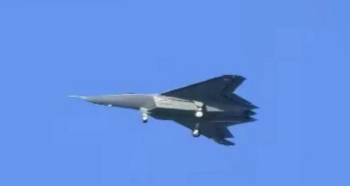 Китайски анализатори обявиха американския изтребител F-47 за "морално остарял"