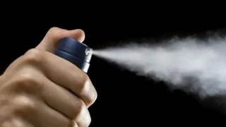 Първи думи на детето, напръскано с лютив спрей пред училище