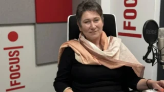 Даниела Везиева за доходите и цените у нас: Ако досега съм ходила 2 пъти на козметик, сега няма да отида, така се регулира пазара