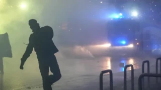 Сблъсъци между протестиращи и полиция по време на протест срещу Игрите в Милано