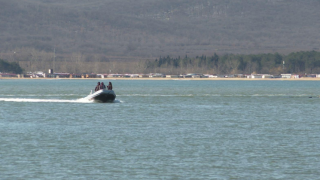 Огромен улов завлякъл рибарите на дъното. Издирват по суша и вода изчезналите край Приморско