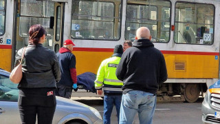Само на 44 години е ватманът герой, който почина, но спаси пътниците