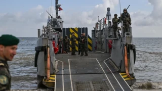 Франция няма да приема американски военни самолети в базите си в Близкия изток