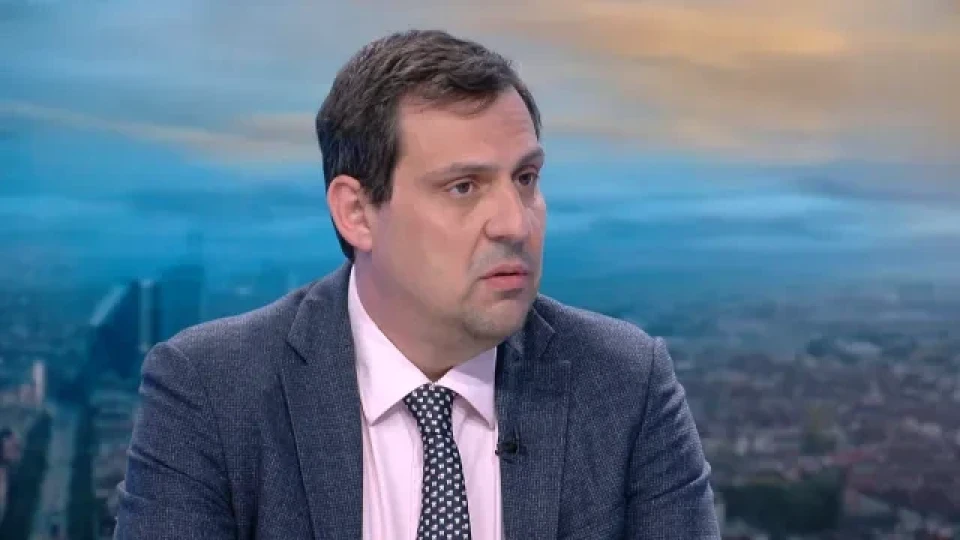Бенчев: Ситуацията с горивата е безпрецедентна. Може да се намали ДДС, но ще се отрази на бюджета