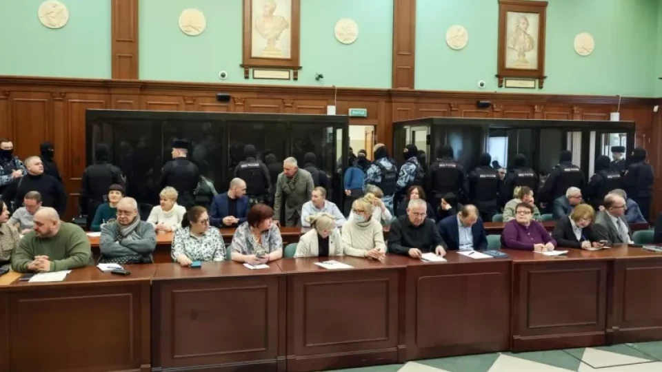 Руски съд наложи доживотни присъди на 15 от 19 обвиняеми за клането в "Крокус сити хол"