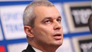 Фризьорка, данъчен измамник и операторка на секстелефон водят листите на „Възраждане“