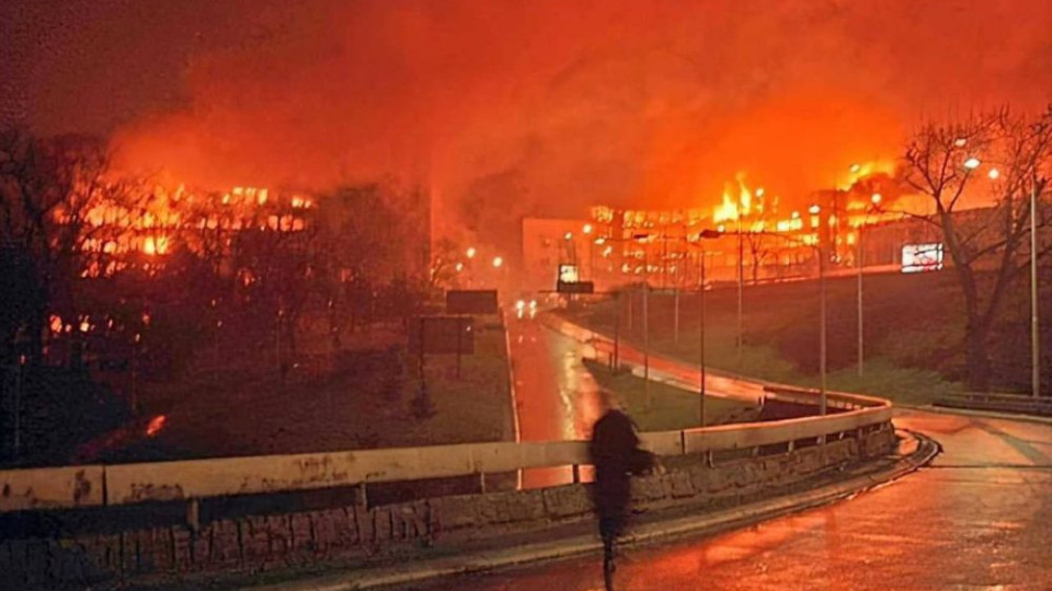 24 март е... Началото на бомбардировките над Югославия... Това трябва да се помни, защото е абсолютно варварство и агресия спрямо мирно цивилно население