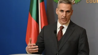 Гюров: В последните часове преди смяната на властта е пусната поръчка за мантинели за половин милиард евро