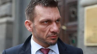 Да се извиним на читателите, че го направихме известен, а той е обвиняем за 17 престъпления