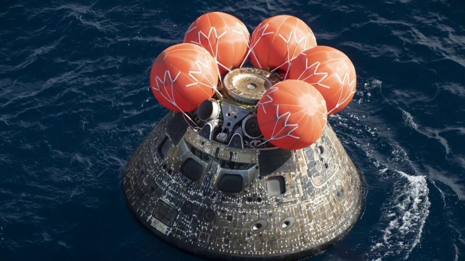 Астронавтите от Artemis II се завърнаха успешно на Земята!