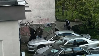 Маскирани деца пребиха 75-годишен мъж зад блок в София