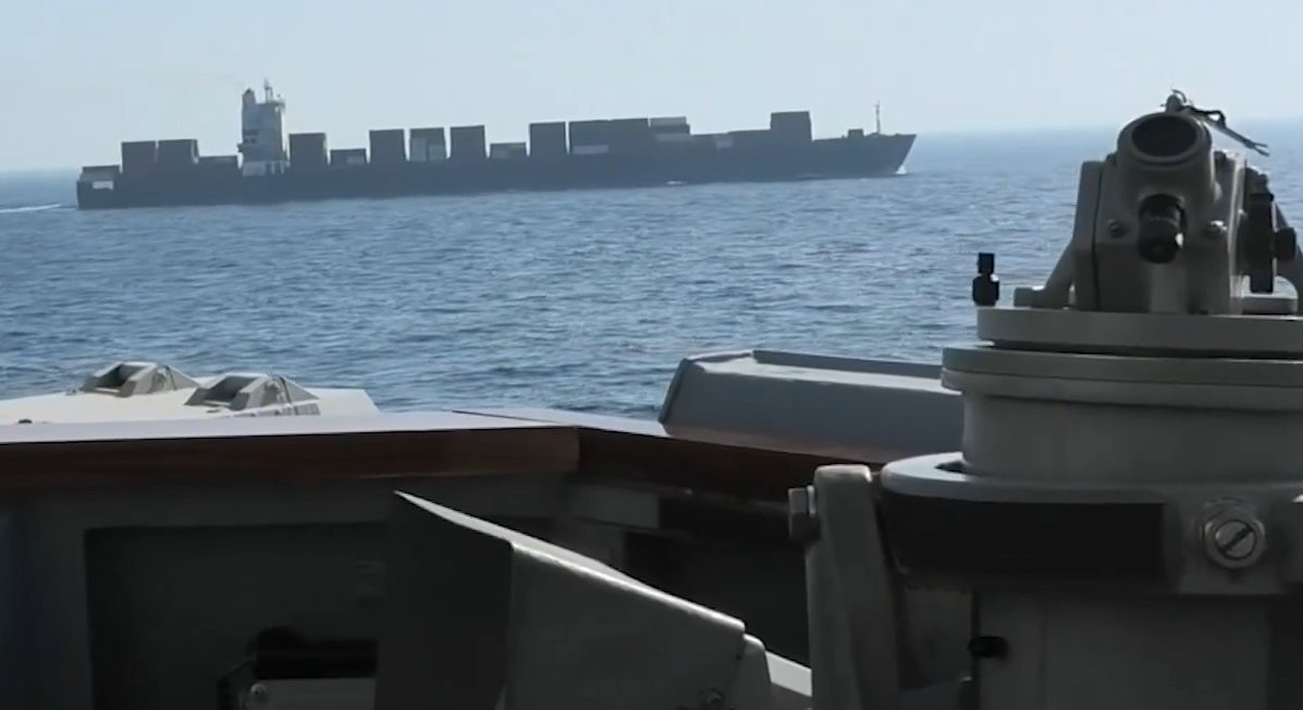 САЩ пуснаха видео на обстрела на иранския кораб, опитал да наруши блокадата им