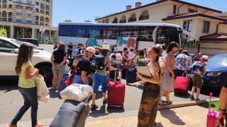 Искам да съм украйнска хохла в България, моля ви  Искам безплатен хотел, ол инклузив, спа, релакс зони и ,и,и...