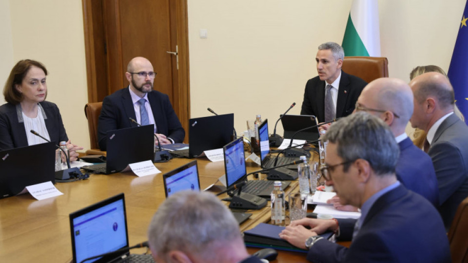 Служебното правителство отпусна 30 млн. евро за горива на НАТО в България