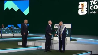 Инфантино с нелеп опит да помири Палестина и Израел, но без успех