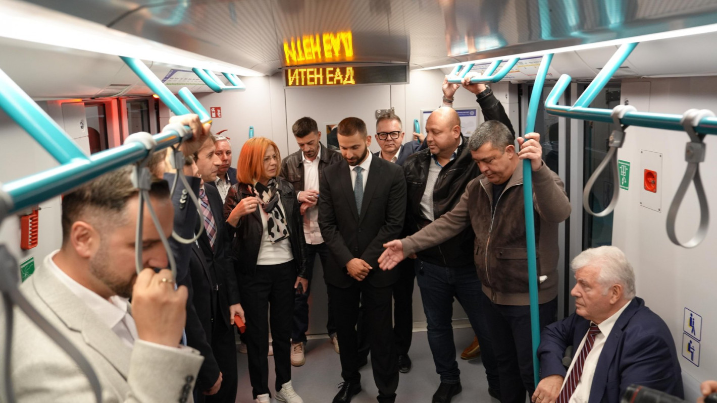 Вижте как изглежда новият участък на метрото в "Подуяне" (снимки)