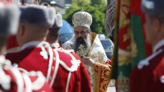 В София осветиха бойните знамена и знамената-светини в Деня на храбростта