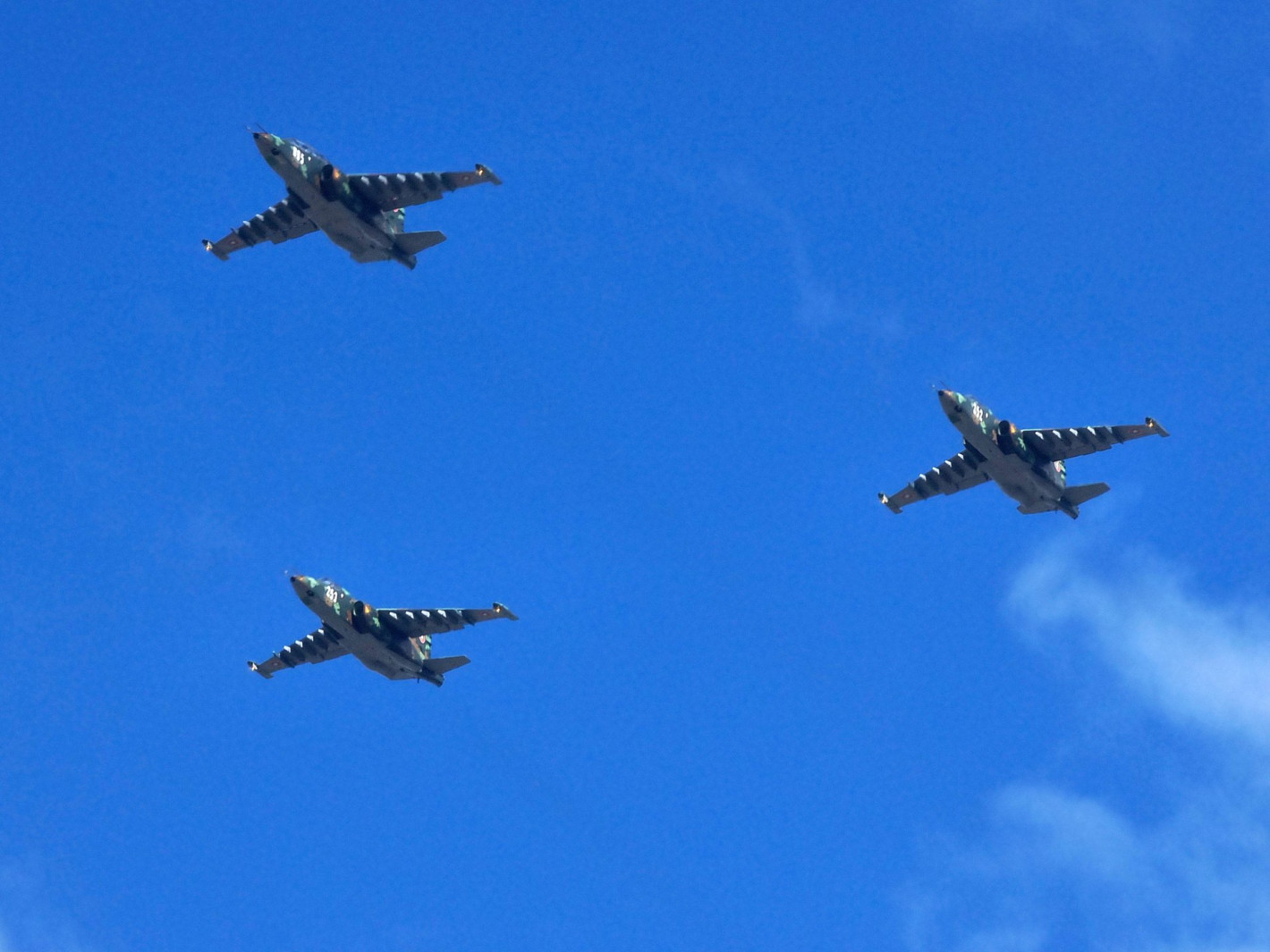 От F-16 до "Спартан": Вижте с какви самолети разполагат ВВС на България (галерия)