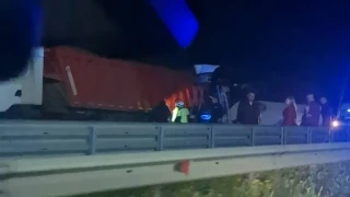 Автобус се вряза в тир на входа на София, има жертва и пострадали