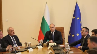 Кабинетът „Радев“ ще освобождава и назначава областни управители