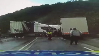 Два украински тира се удариха в Прохода на Републиката, отсечката е затворена