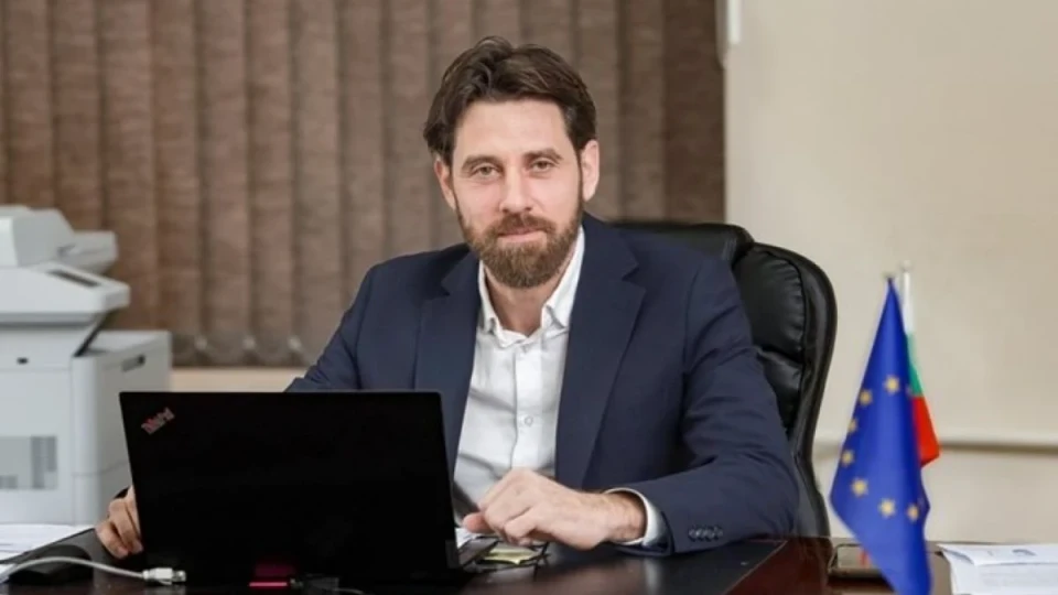 Радев освобождава от длъжност изпълнителния директор на БАБХ?